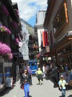die Dorfstrasse von Zermatt 