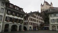 0278 Thun - Stadtrundgang - Rathausplatz - Blick zum Schloss