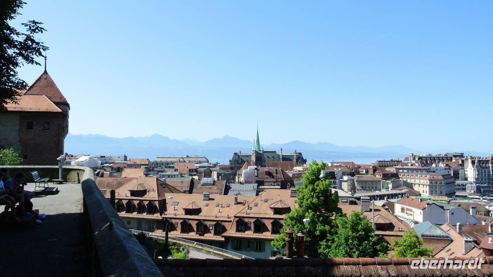 Ein Panorama-Blick auf Lausanne von der Kathedrale