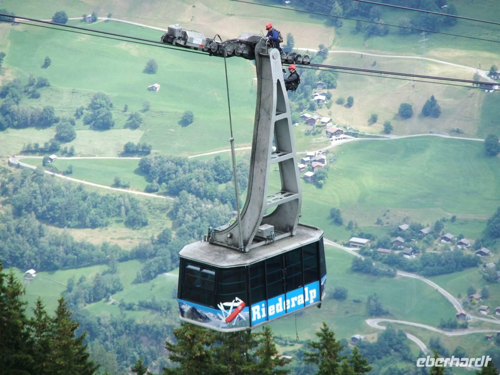Mit der Reideralpbahn geht hinunter nach Mörel