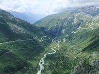 Blick vom Aussichtspunkt Belvedere nach Gletsch und zur Grimselstraße