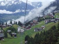 Blick während der Fahrt auf die Moosfluh zurück zur Riederalp...