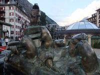 Der Murmeltierbrunnen in Zermatt