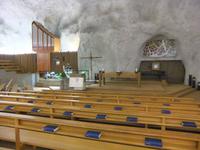 In der Felsenkirche von Raron