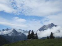 Spaziergang von der Bergbahn zum Oeschinensee