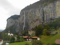 Lauterbrunnen mit Staubbach-Wasserfall