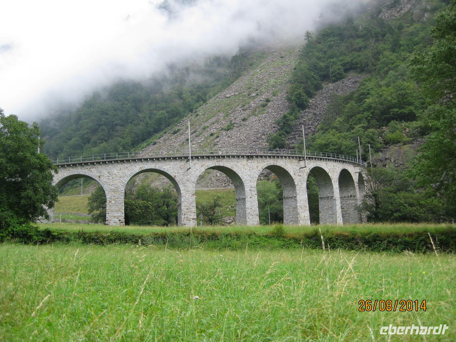 Mit dem Bernina Express unterwegs - Kreisviadukt bei Brusio