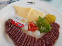 Fahrt mit dem Glacier-Express (Mittagessen - Älplerteller)
