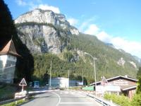 Berge und Felsen begleiten uns bei Grindelwald