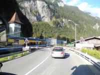 Der Zug stoppt uns...