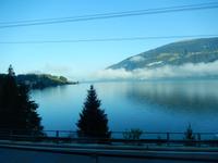 Wolken über dem Thuner See auf der Fahrt ins Emmental