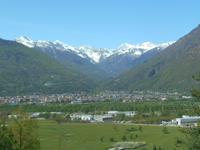 Fahrt mit der Centovalli-Bahn (Blick auf Domodossola)
