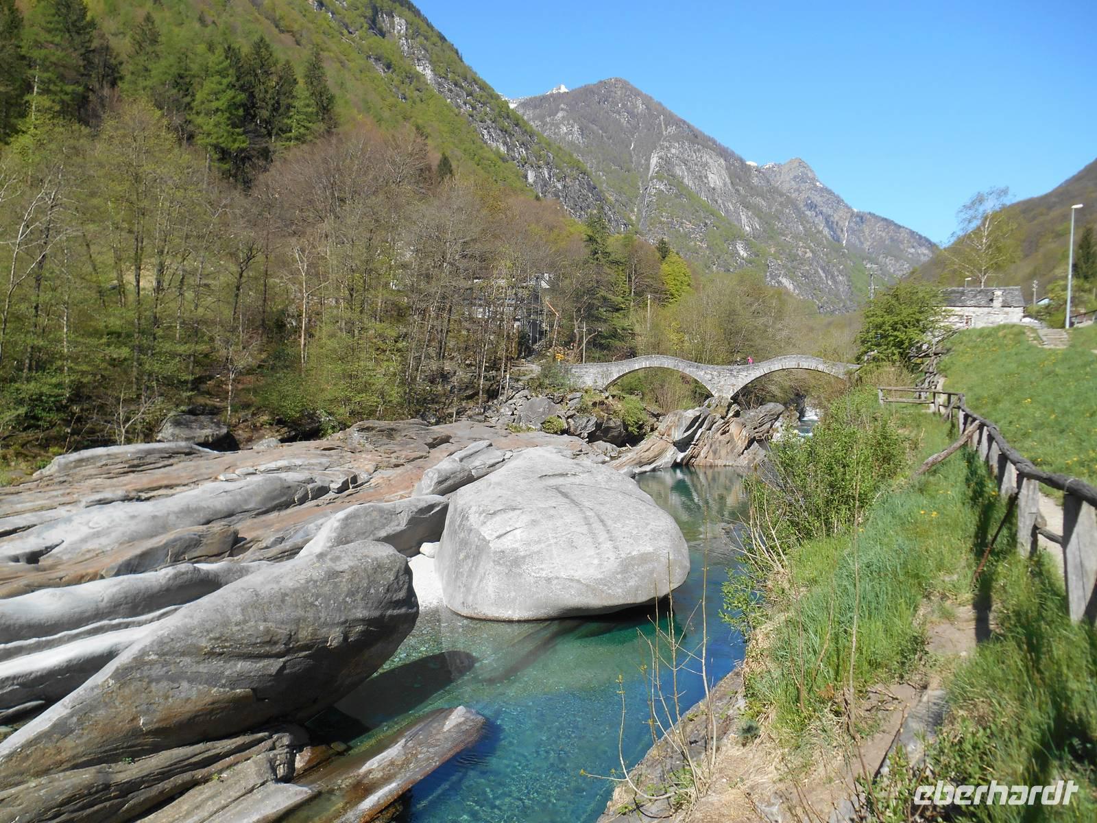 Verzascatal (Ponte dei Salti - Römerbrücke)