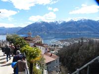 Blick auf die Wallfahrtskirche und den Lago