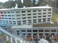 Blick aus der Kabinenbahn auf unser Hotel...