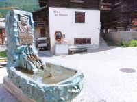 Bummel durch Zermatt, Ulrich Inderbinen Brunnen