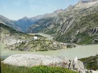 Fahrt entlang des Grimselstausee