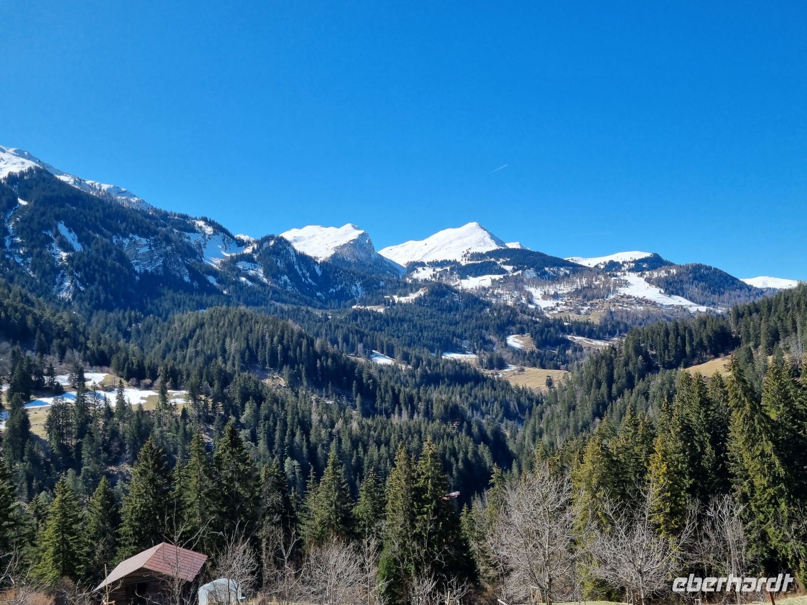 Fahrt mit der Arosa-Bahn durch das Schanfigg...