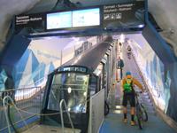 Mit der Drahtseilbahn geht es auf Sunnegga