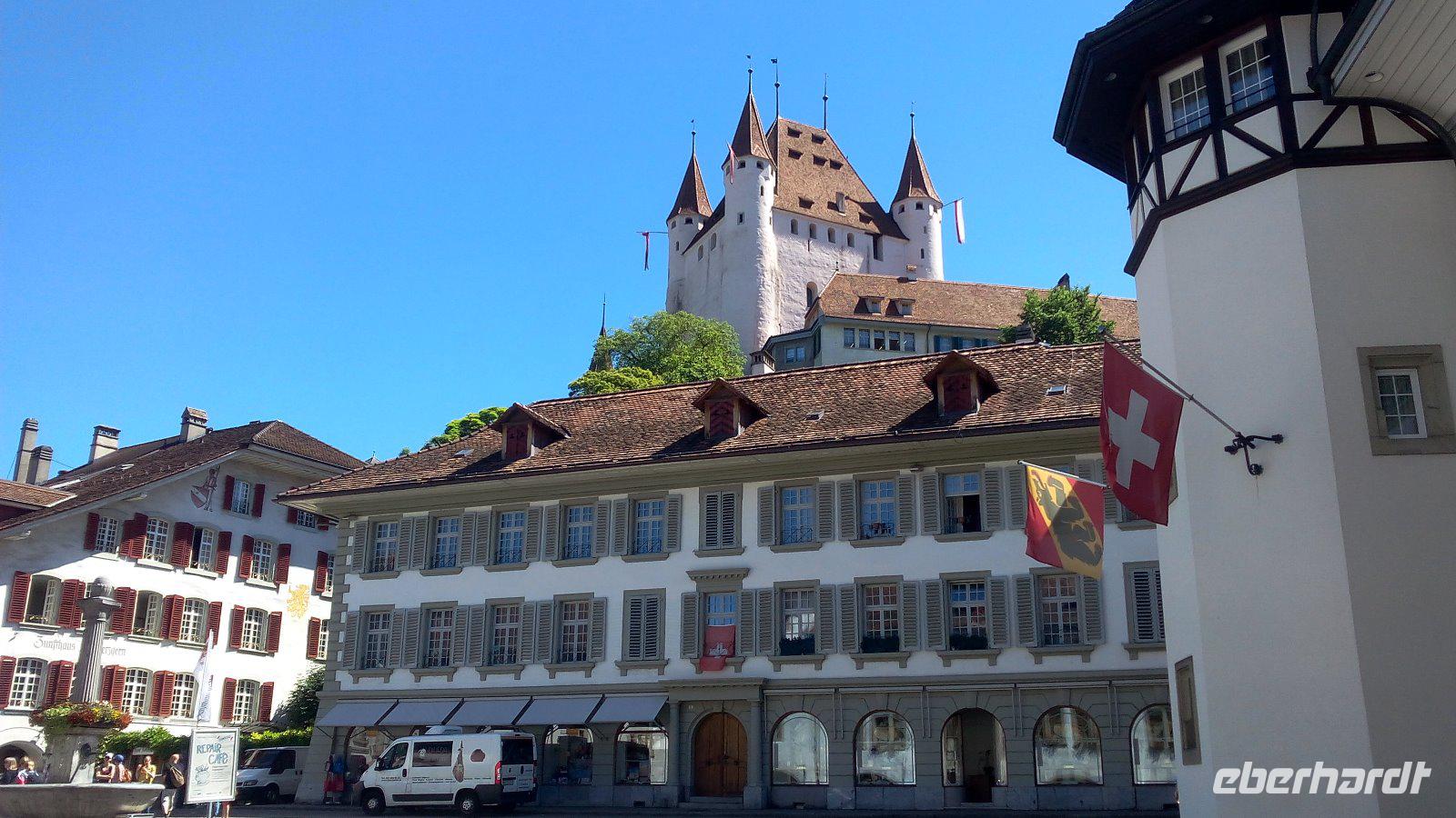 Thun, Stadtführerin mit Elsbeth Aebersold,Rathausplatz