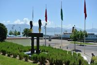 Zwischen dem Olympischen Museum und der Seepromenade in Lausanne 