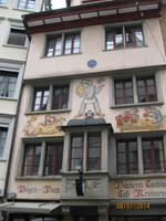 reichhaltige Fassadenverzierung in St. Gallen