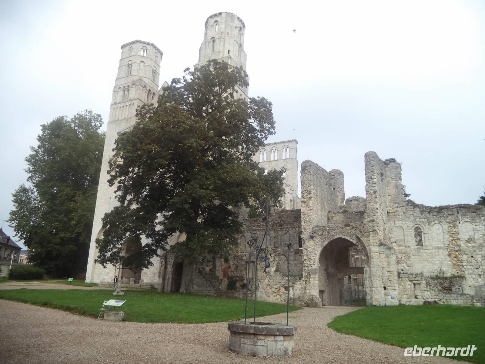 eindrucksvoll ist die Ruine von Jumieges