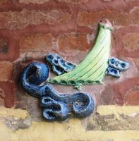 Gebäudeschmuck in Etretat