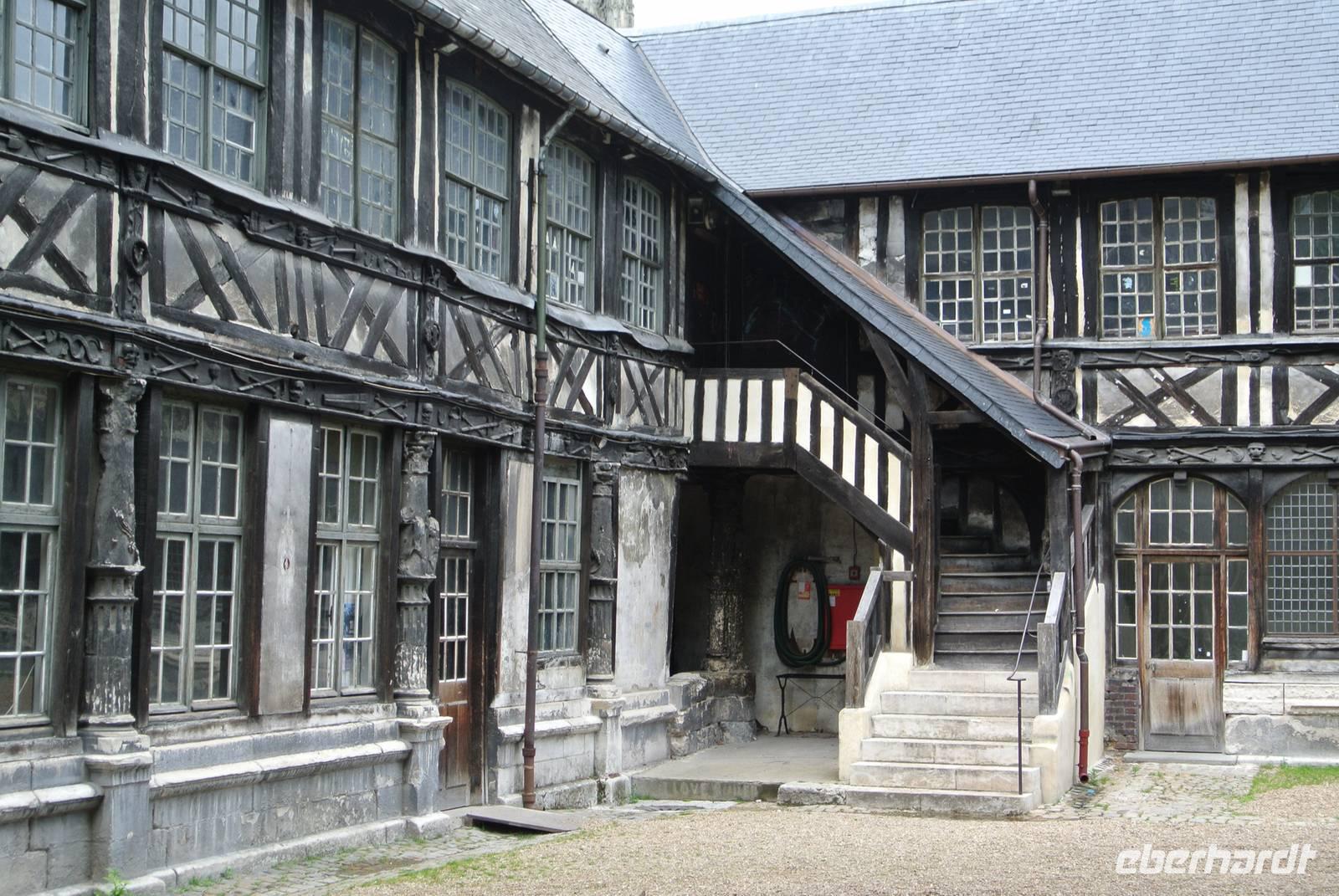 Beinhaus in Rouen