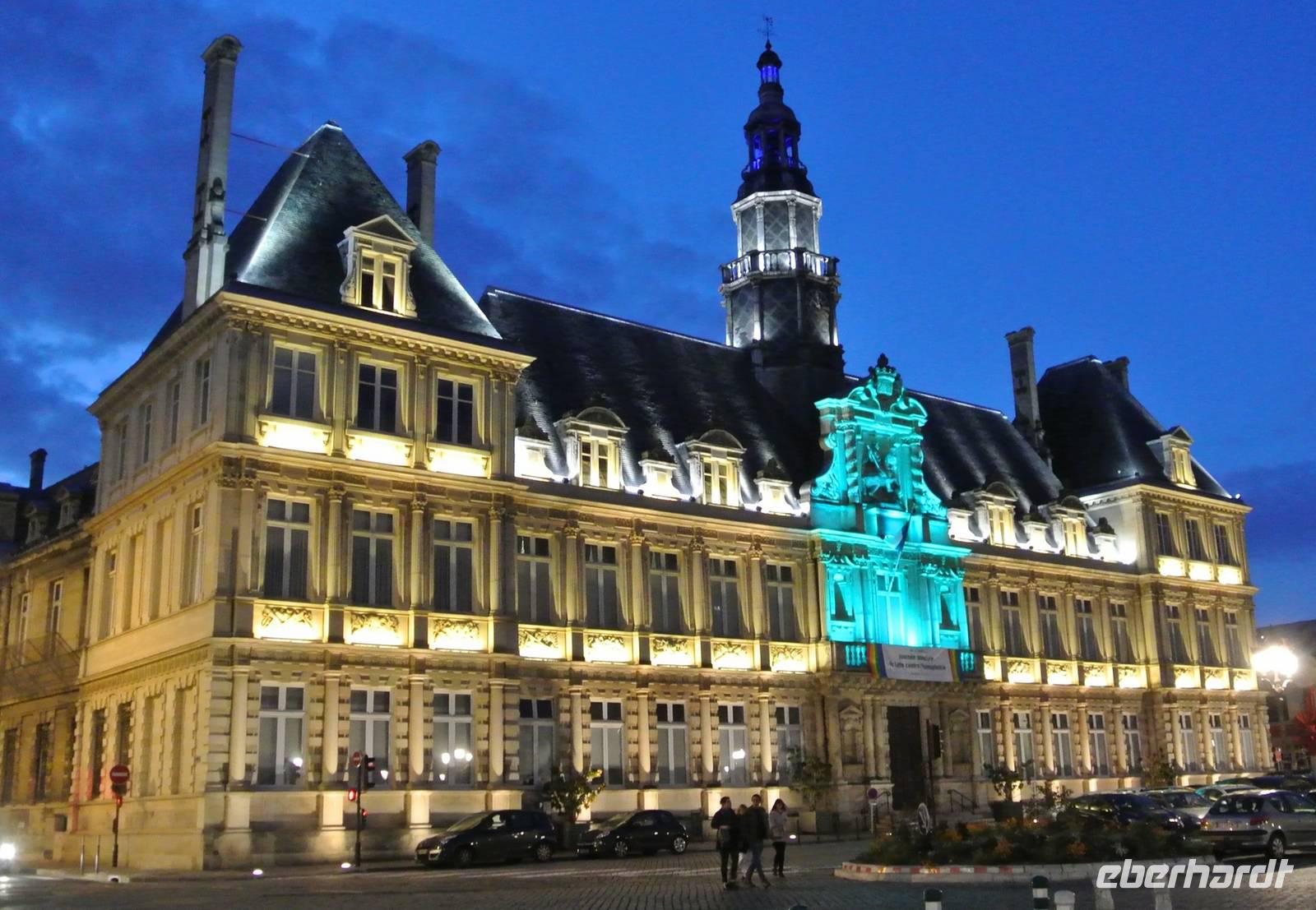 Rathaus von Reims bei Nacht