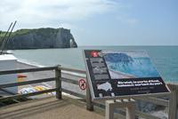 Monet in Etretat 
