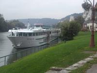 Unser Schiff am Ufer von Les Andelys