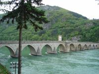 Višegrad: Brücke über die Drina