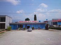 Wieder ein Möbelsalon - Albanien