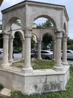 Reste der Grabstätte von Kaplan Pascha in Tirana