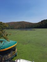 Mittagsrast an einem Stausee