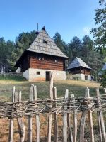 Museumsdorf Sirogojno in Serbien