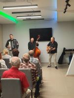 WOW in Abendessen in Nis in Serbien