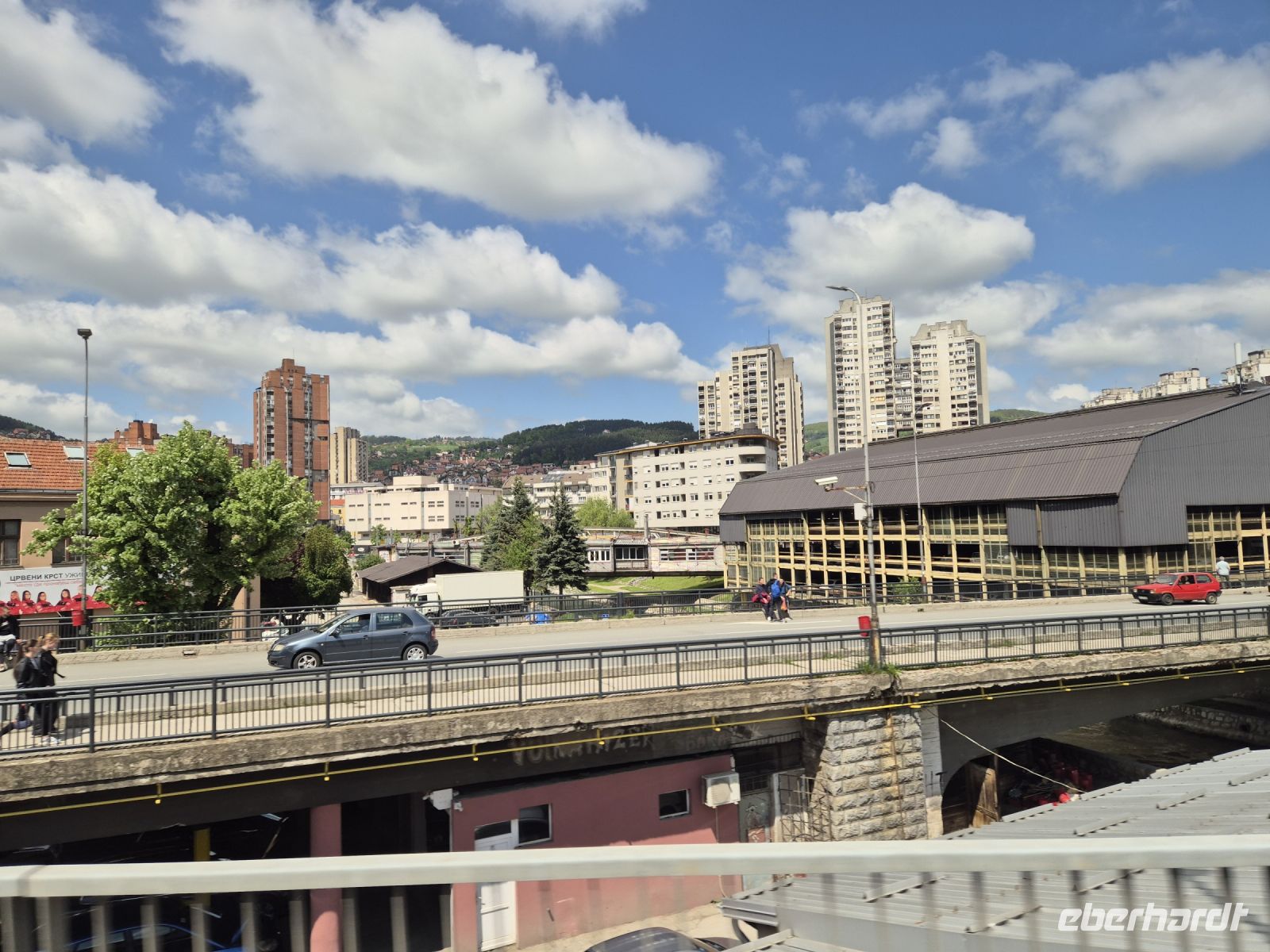 Tag 4 - Industriestadt Užice (fotografiert aus dem Bus)