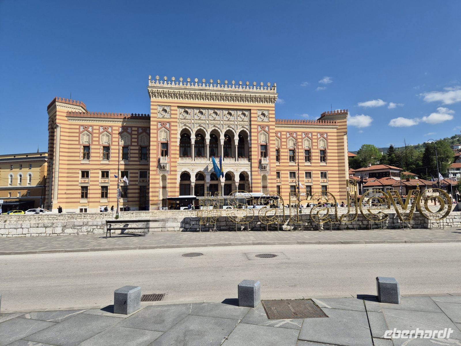 Tag 6 - Sarajevo - Stadtführung - Rathaus