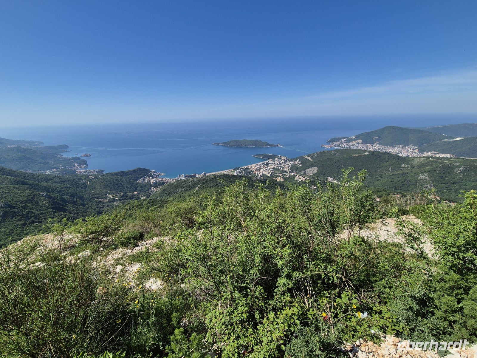 Tag 9 - Fotostopp - Blick auf Budva und die Adria