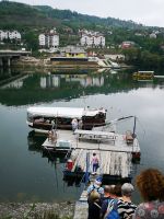Drina Fluss - ein Boot wartet auf uns