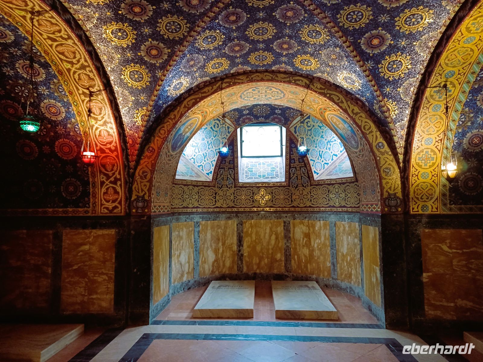 Krypta mit den Königsgräbern