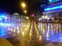 Skopje in der Nacht