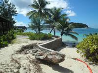 Flut am New Emerald Cove Hotel auf Praslin