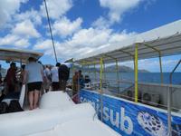 Umstieg ins Glasbodenboot