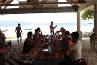 Mittagessen auf der Insel Sister