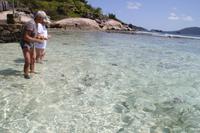 Fische am Strand von Grand Sister Island
