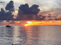 Sonnenuntergang am Hotel