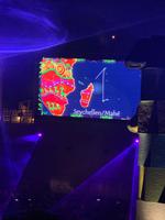 Lasershow am Abend auf dem Pooldeck